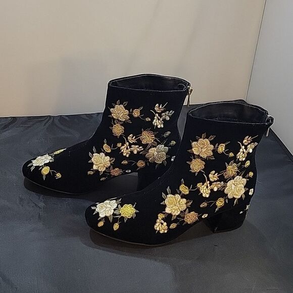 FOREVER 21 BLACK VELVET YELLOW FLORAL EMBROIDERED BOOTIES G1 - Picture 5 of 16